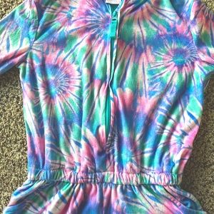 Girls youth size 7/8 tie dye romper EUC. Worn 2 times.